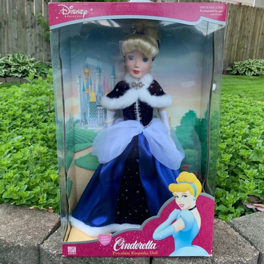 Disney princess Cinderella porcelain doll